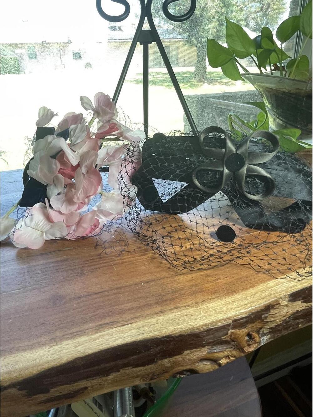 Set of 2 Vintage Women’s Hats